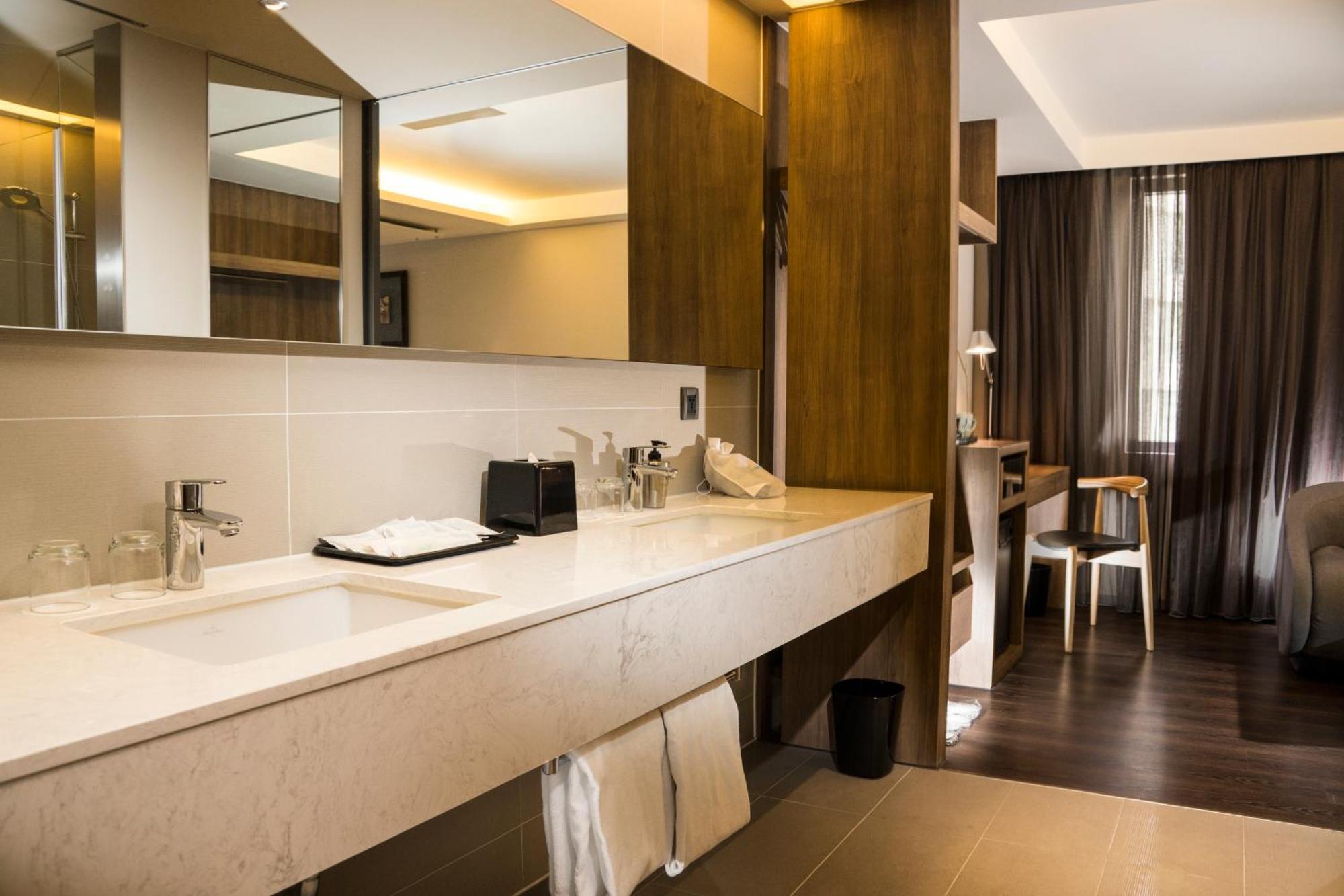 Hotel Just Sleep Kaohsiung Zhongzheng Extérieur photo