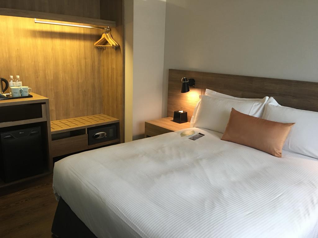 Hotel Just Sleep Kaohsiung Zhongzheng Extérieur photo