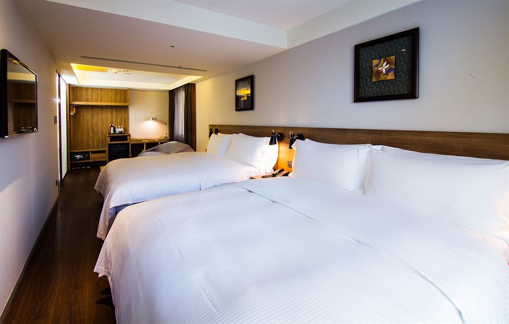 Hotel Just Sleep Kaohsiung Zhongzheng Extérieur photo