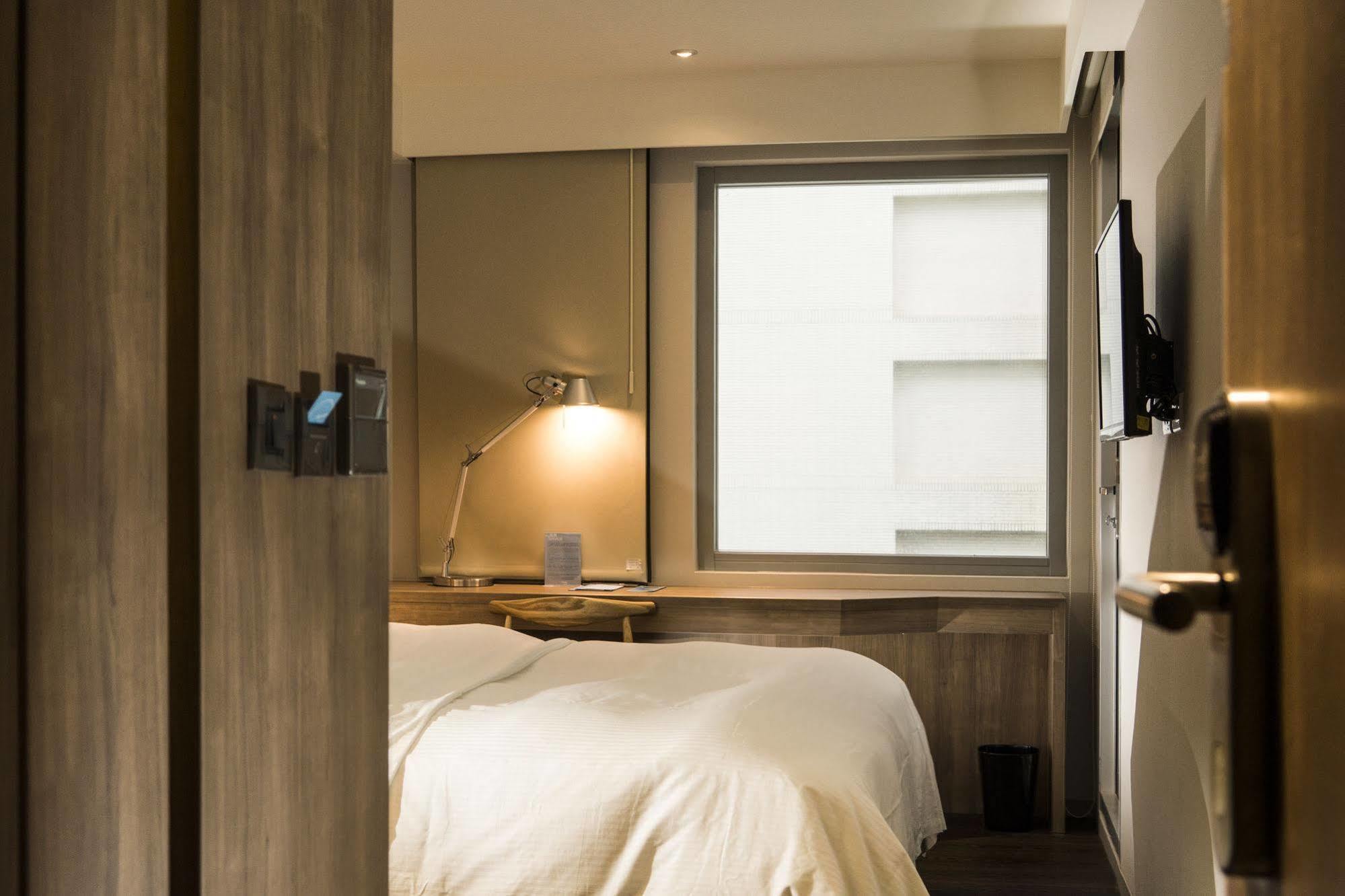 Hotel Just Sleep Kaohsiung Zhongzheng Extérieur photo