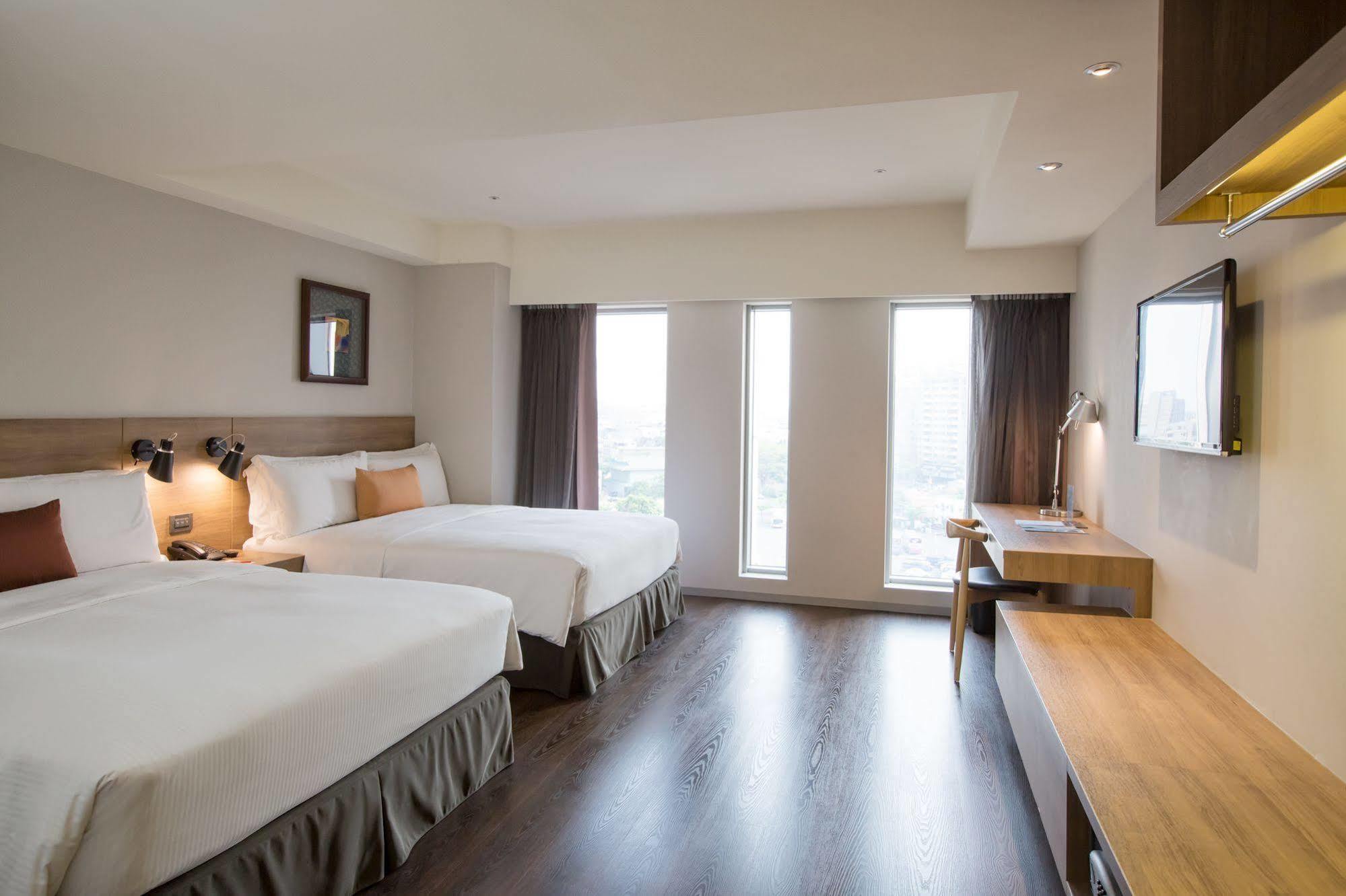 Hotel Just Sleep Kaohsiung Zhongzheng Extérieur photo
